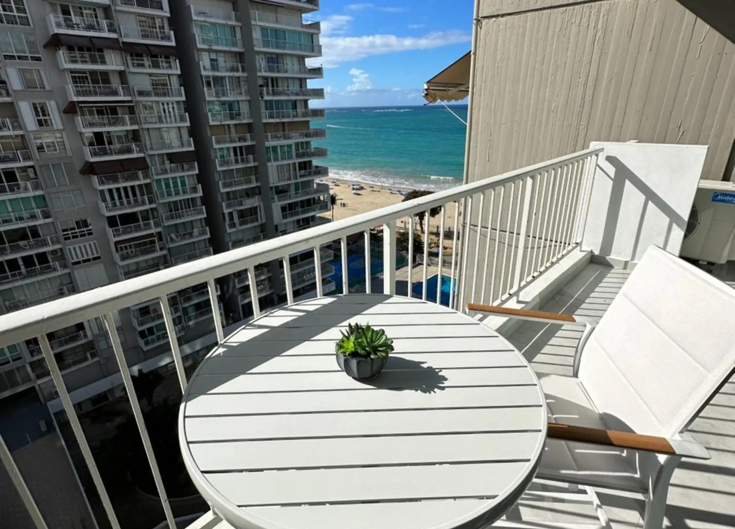 Ocean Front Coral Luxury Apartment 산후안