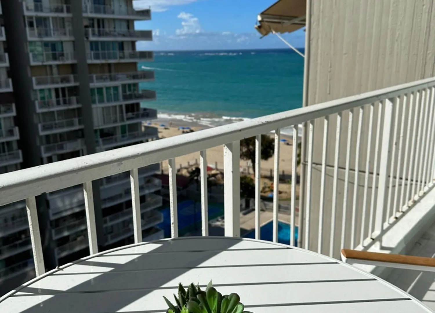 Ocean Front Coral Luxury Apartment 산후안