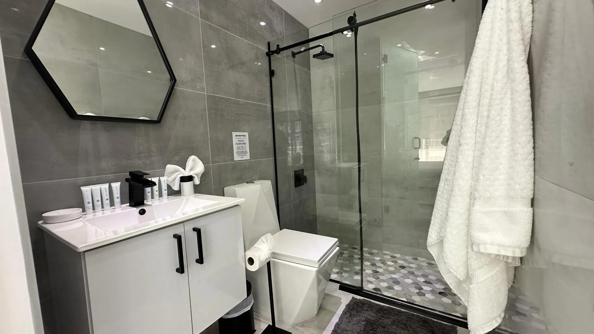 Ocean Front Coral Luxury Apartment 산후안 0*,