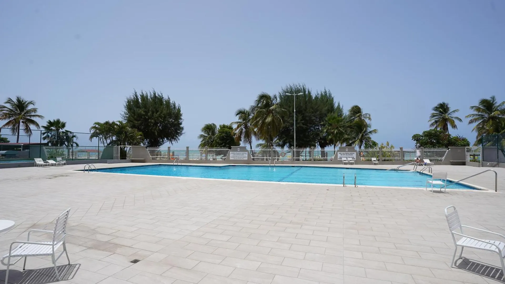 Ocean Front Coral Luxury Apartment 산후안