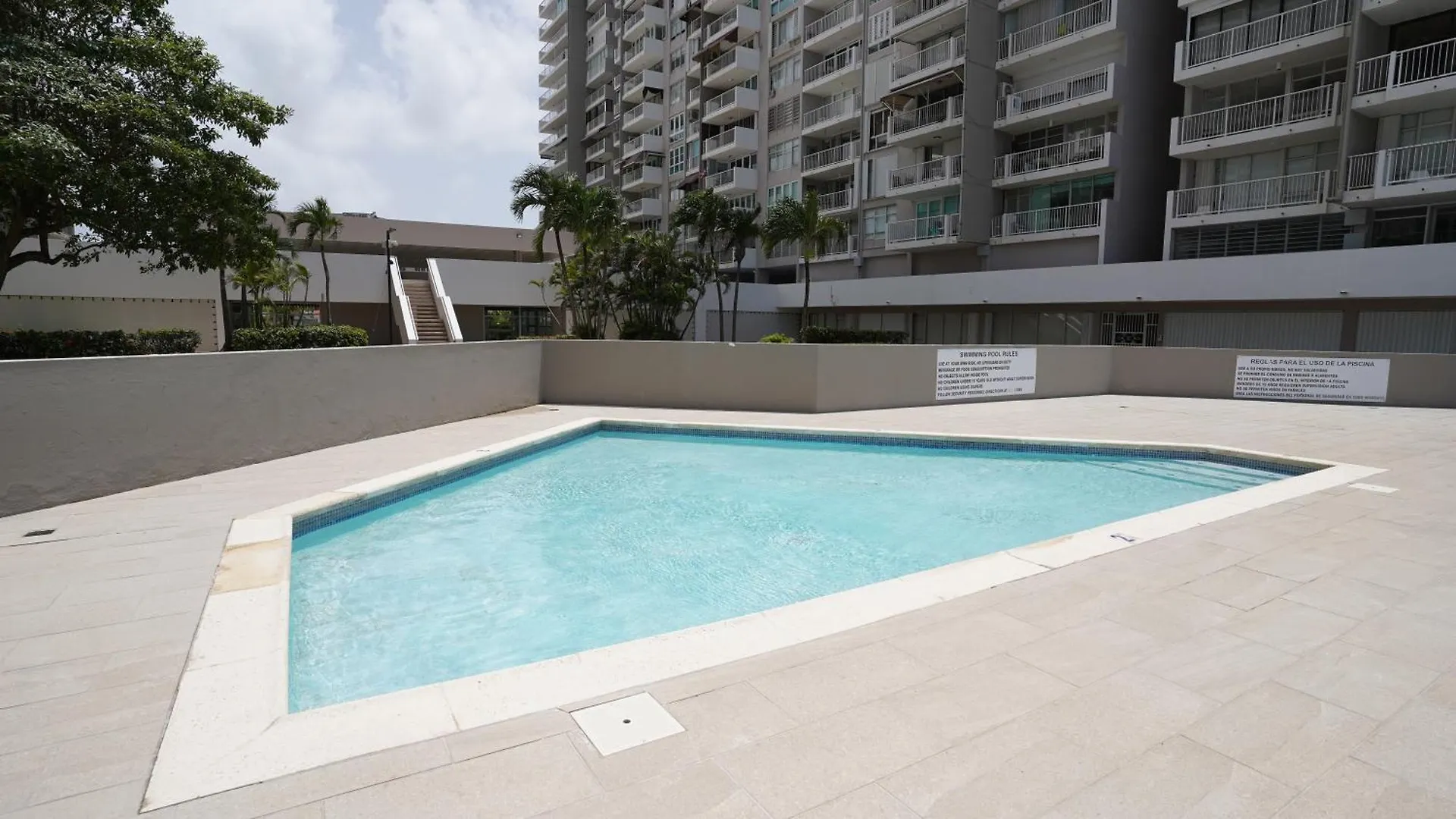 Ocean Front Coral Luxury Apartment 산후안