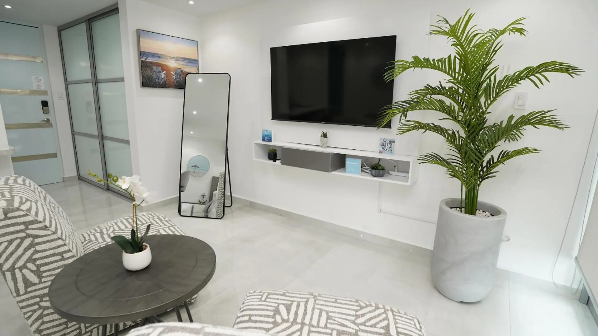 Ocean Front Coral Luxury Apartment 산후안