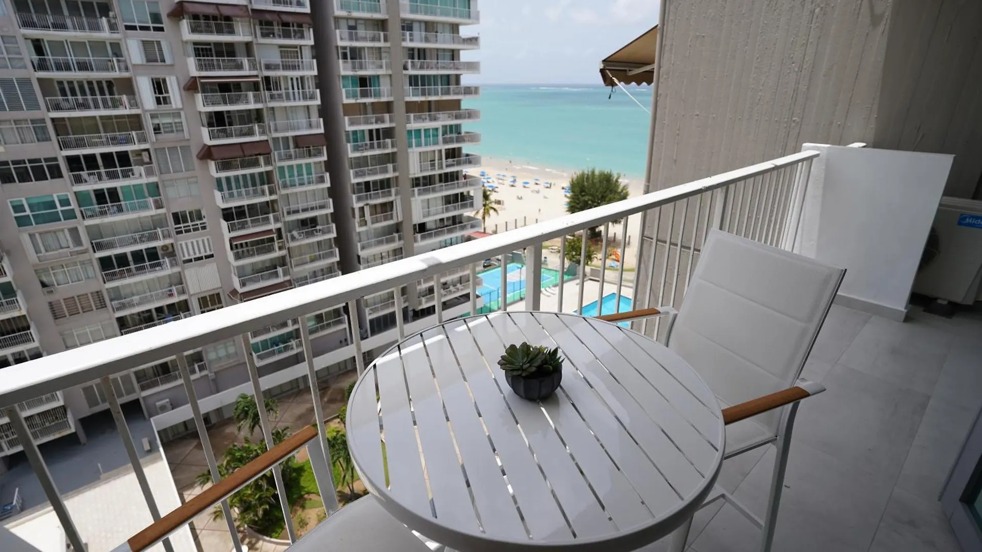 Ocean Front Coral Luxury Apartment 산후안 푸에르토리코